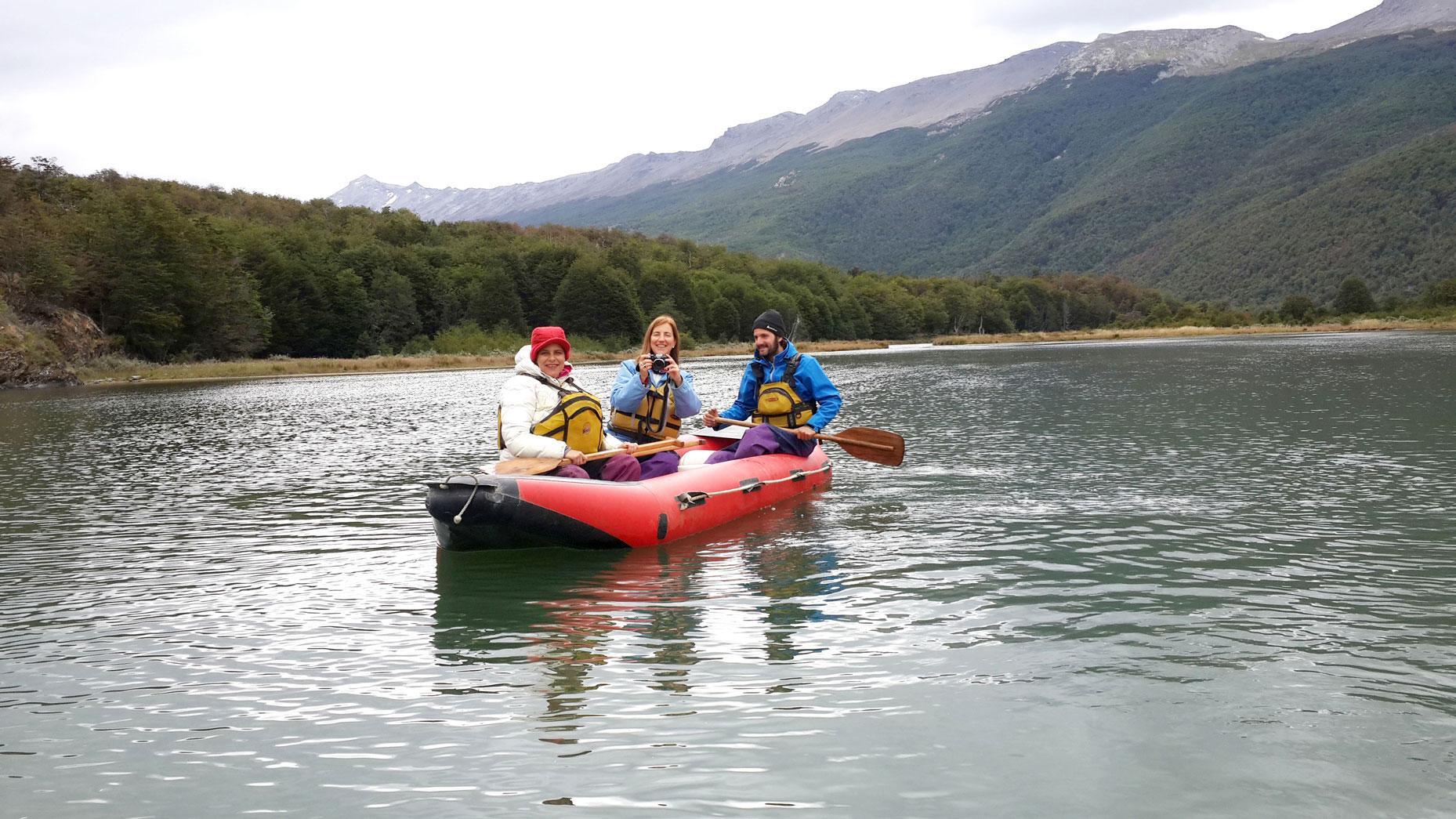 Arakur Ushuaia Resort & Spa Exterior foto A 3-person inflatable kayak