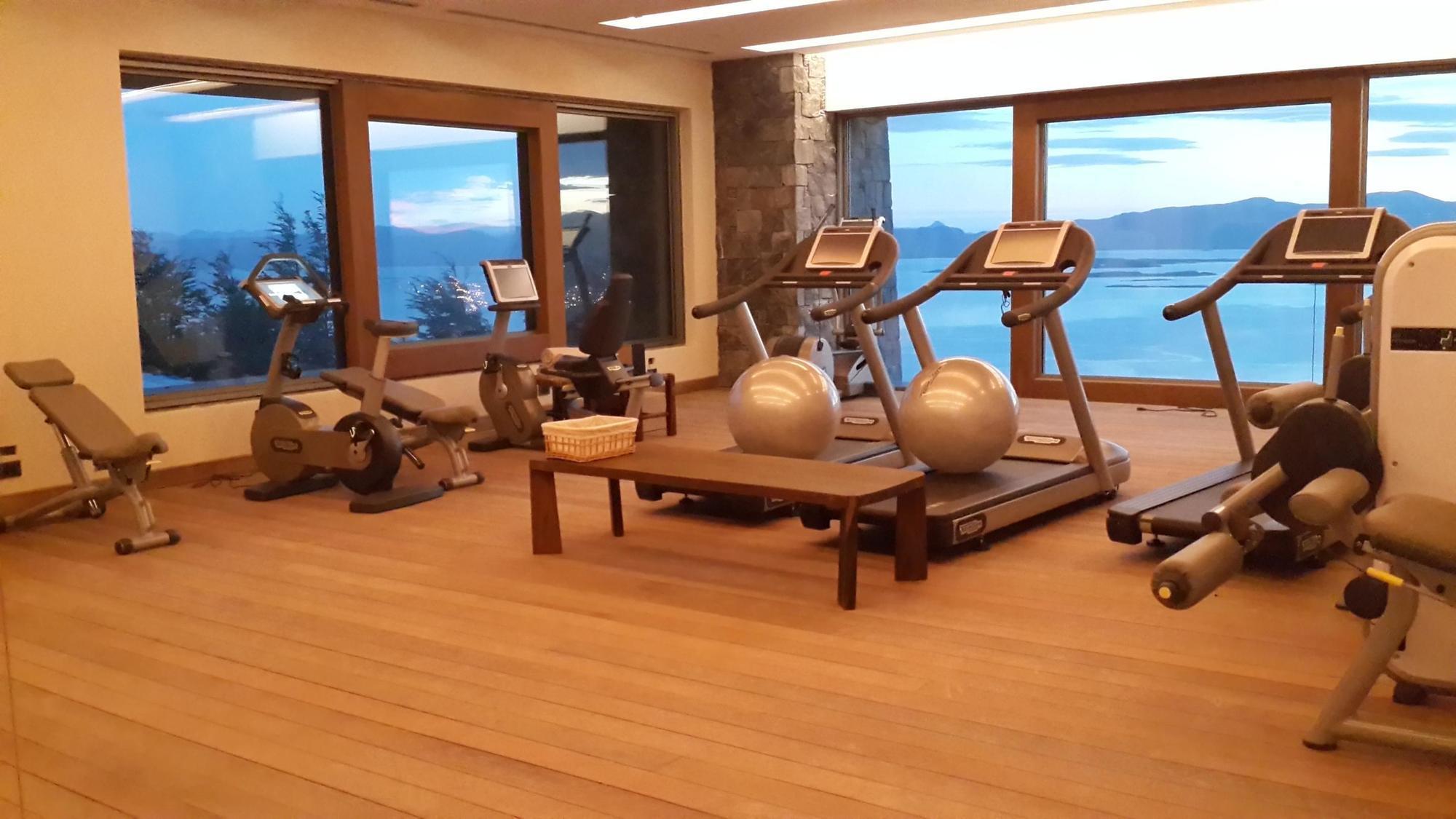 Arakur Ushuaia Resort & Spa Exterior foto A gym at a hotel